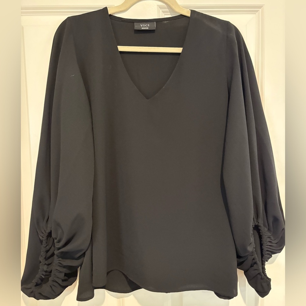 Vici Women's Black Blouse with pour sleeve. Size Medium